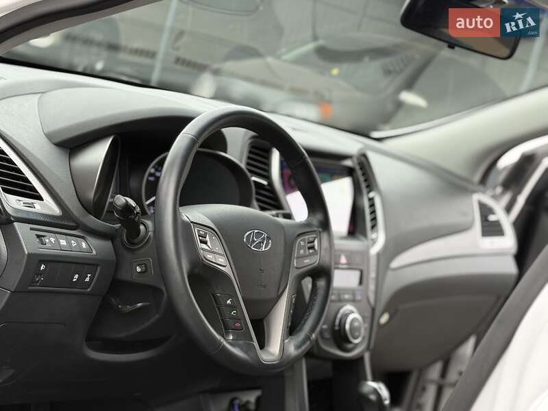 Внедорожник / Кроссовер Hyundai Santa FE 2017 в Виннице