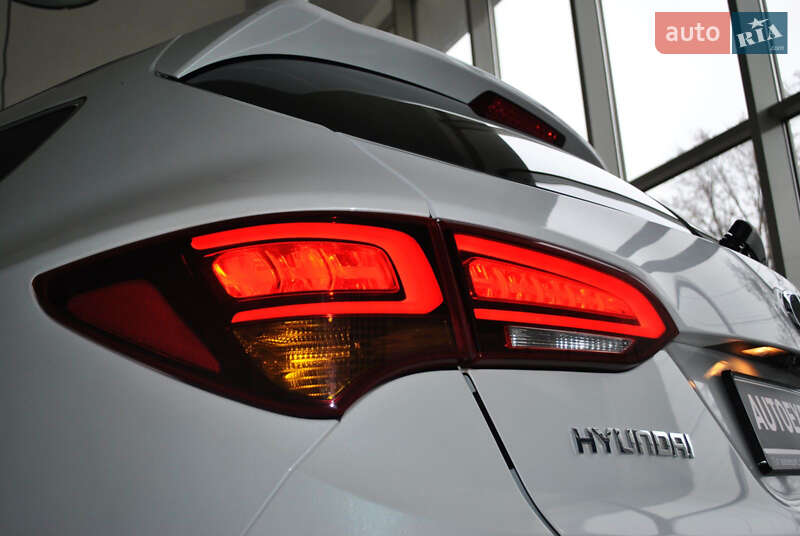 Внедорожник / Кроссовер Hyundai Santa FE 2017 в Ровно