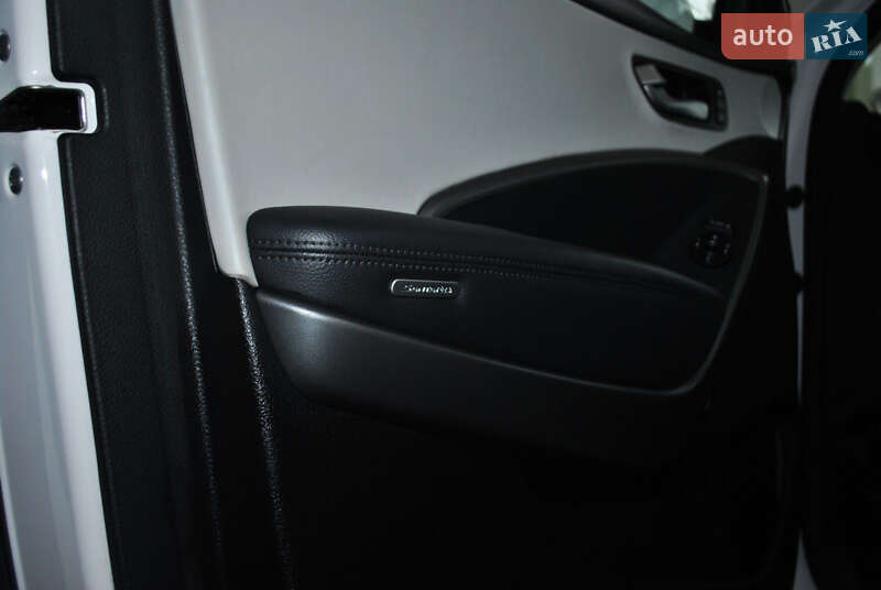 Внедорожник / Кроссовер Hyundai Santa FE 2017 в Ровно