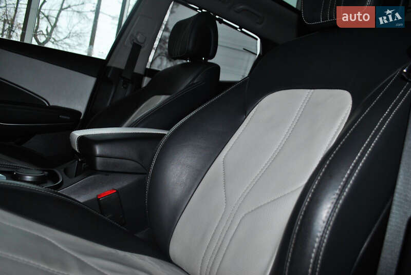 Внедорожник / Кроссовер Hyundai Santa FE 2017 в Ровно