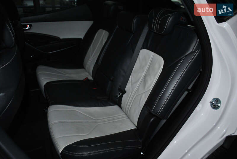 Внедорожник / Кроссовер Hyundai Santa FE 2017 в Ровно