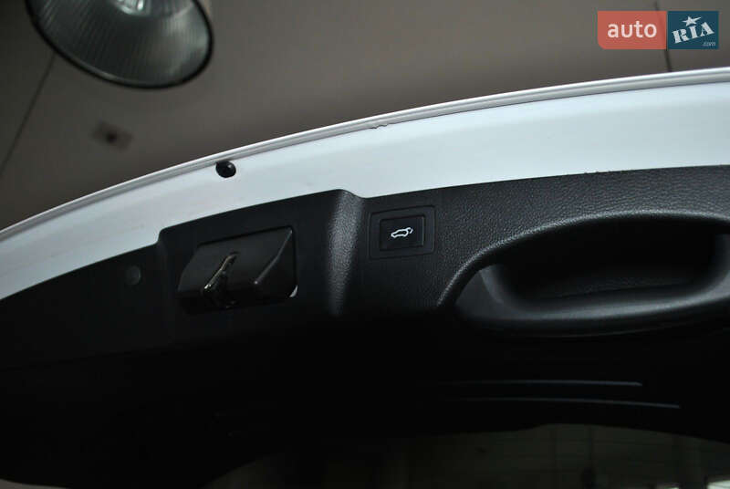 Внедорожник / Кроссовер Hyundai Santa FE 2017 в Ровно