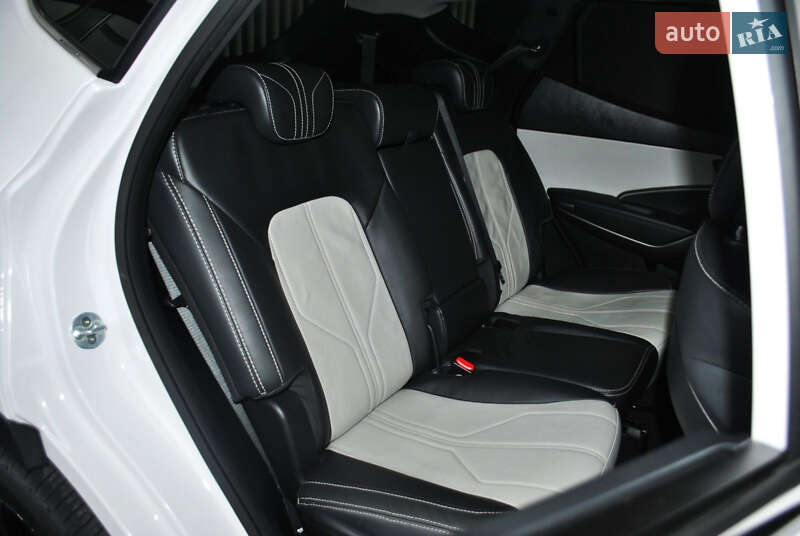 Внедорожник / Кроссовер Hyundai Santa FE 2017 в Ровно