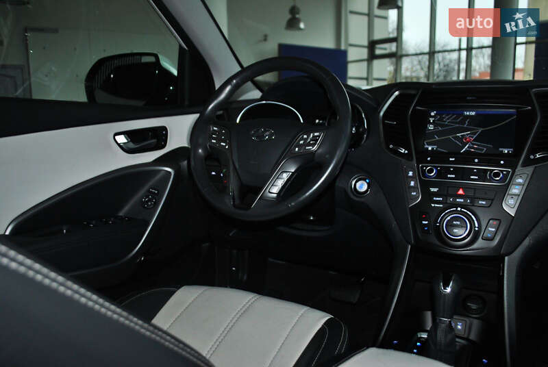 Внедорожник / Кроссовер Hyundai Santa FE 2017 в Ровно