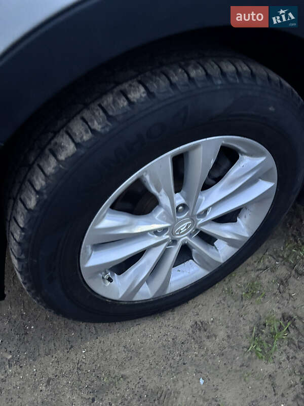 Внедорожник / Кроссовер Hyundai Santa FE 2015 в Белгороде-Днестровском