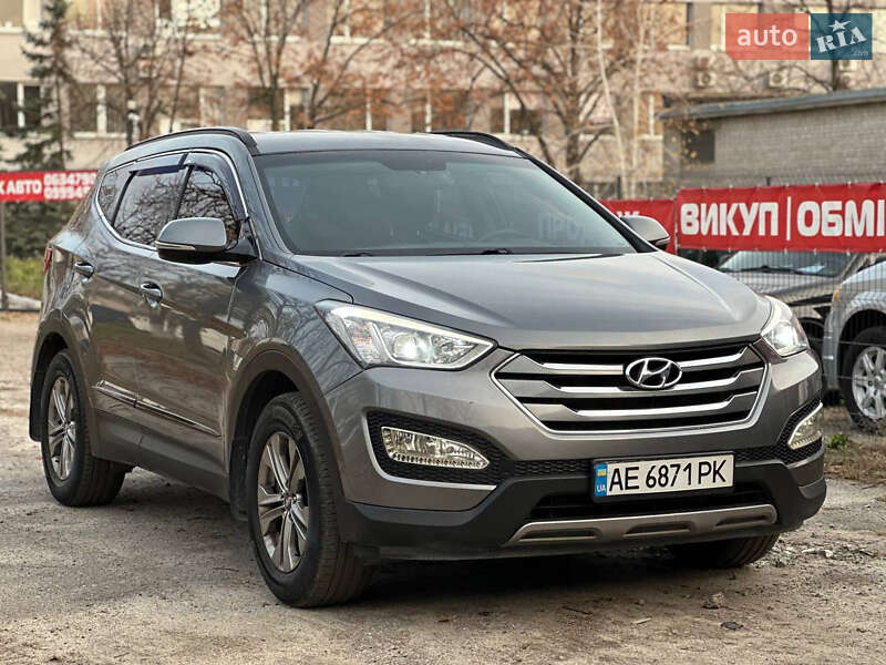 Позашляховик / Кросовер Hyundai Santa FE 2015 в Дніпрі