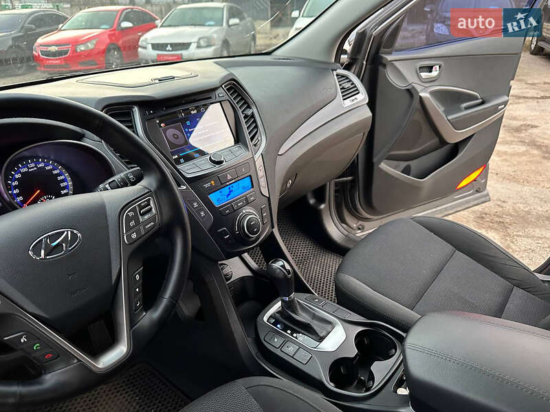 Позашляховик / Кросовер Hyundai Santa FE 2015 в Дніпрі