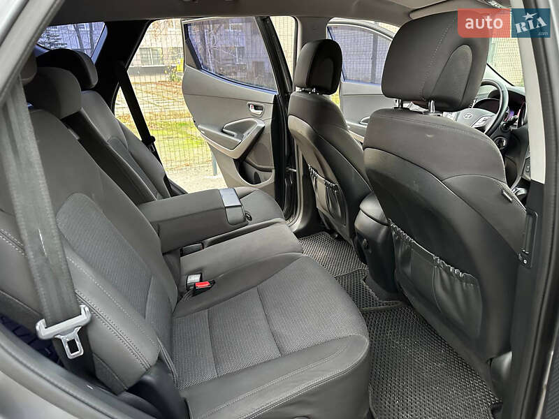 Позашляховик / Кросовер Hyundai Santa FE 2015 в Дніпрі