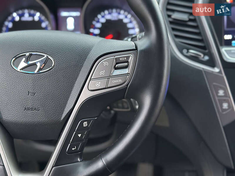 Позашляховик / Кросовер Hyundai Santa FE 2015 в Дніпрі