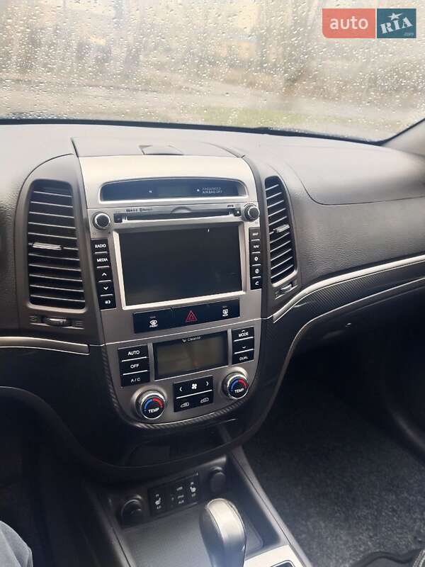 Внедорожник / Кроссовер Hyundai Santa FE 2011 в Киеве