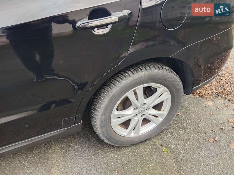 Внедорожник / Кроссовер Hyundai Santa FE 2011 в Киеве