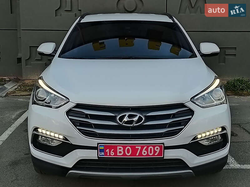 Внедорожник / Кроссовер Hyundai Santa FE 2016 в Киеве