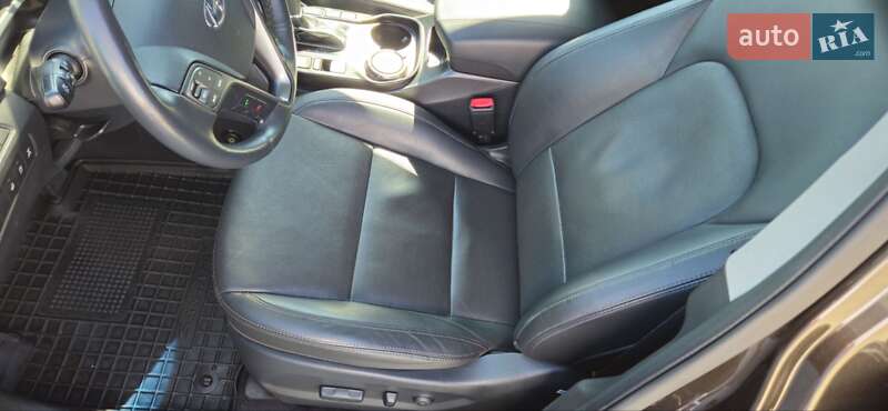 Внедорожник / Кроссовер Hyundai Santa FE 2017 в Тернополе