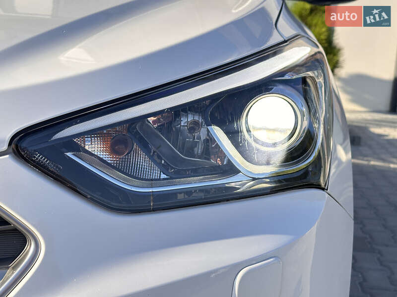 Внедорожник / Кроссовер Hyundai Santa FE 2016 в Тернополе