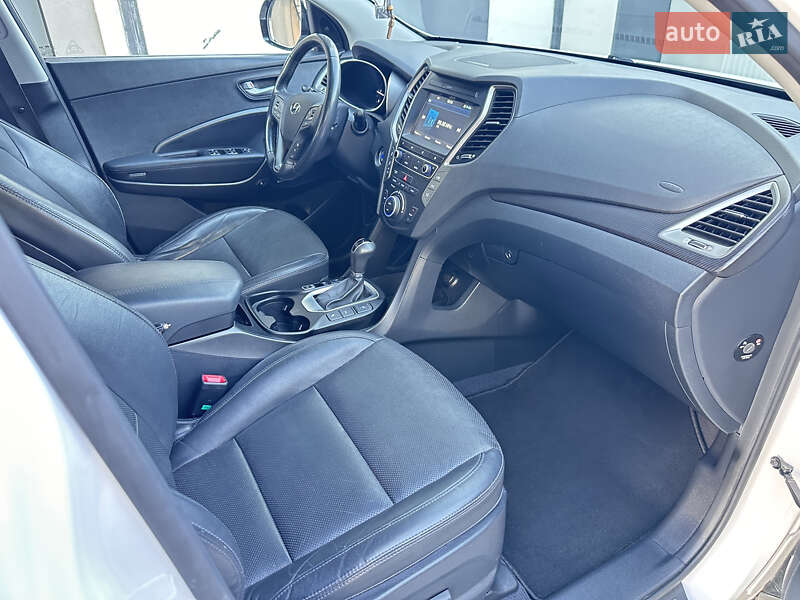 Внедорожник / Кроссовер Hyundai Santa FE 2016 в Тернополе
