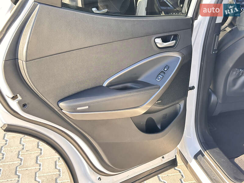 Внедорожник / Кроссовер Hyundai Santa FE 2016 в Тернополе