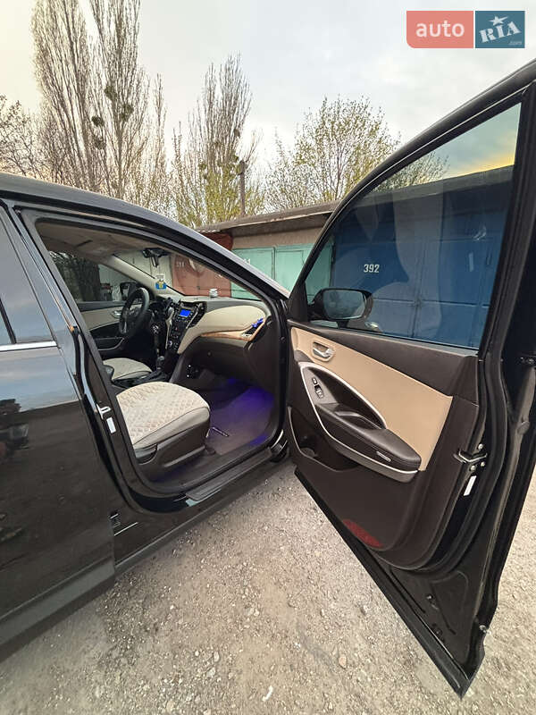 Внедорожник / Кроссовер Hyundai Santa FE 2015 в Харькове