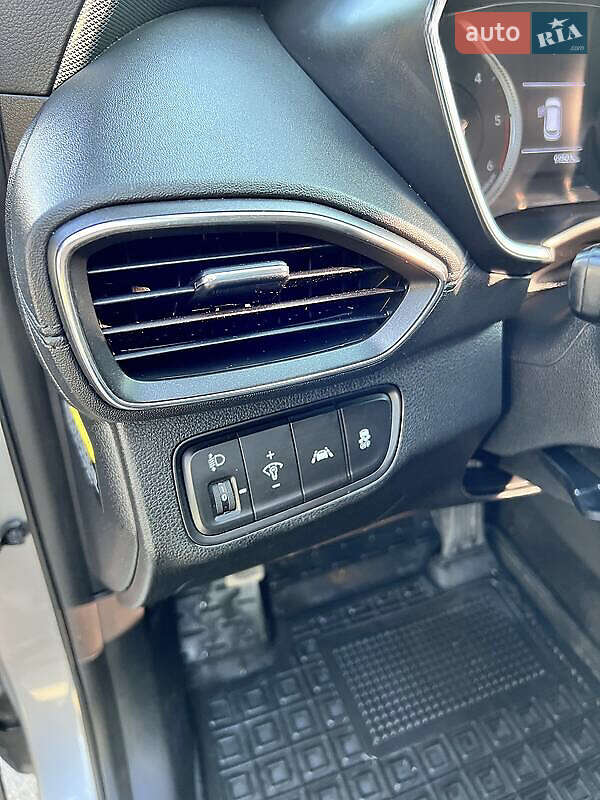 Внедорожник / Кроссовер Hyundai Santa FE 2018 в Одессе