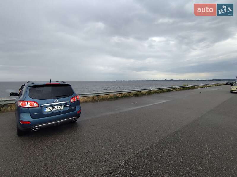 Внедорожник / Кроссовер Hyundai Santa FE 2011 в Черкассах