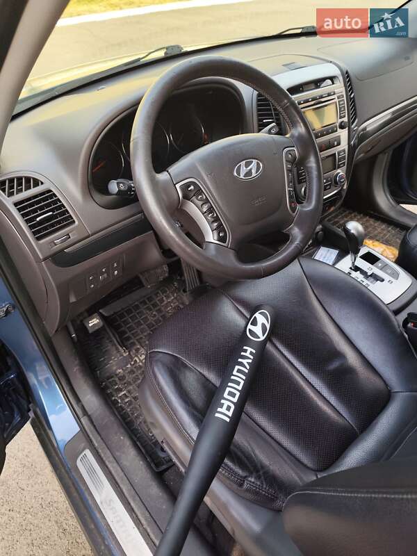 Внедорожник / Кроссовер Hyundai Santa FE 2011 в Черкассах
