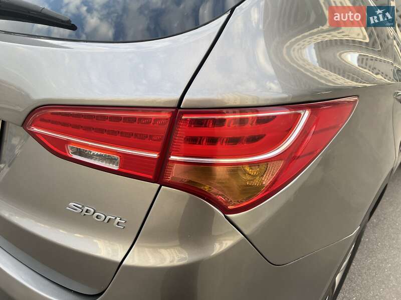 Внедорожник / Кроссовер Hyundai Santa FE 2016 в Харькове