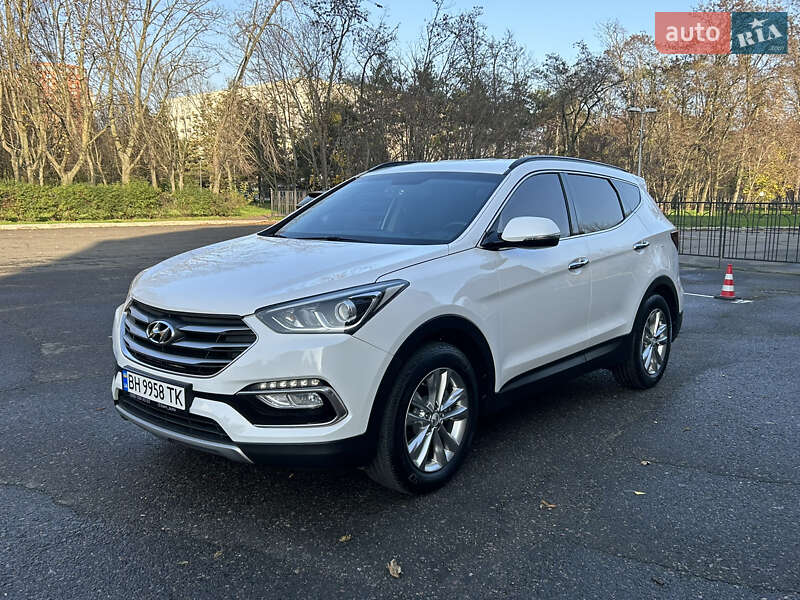 Внедорожник / Кроссовер Hyundai Santa FE 2015 в Дубно