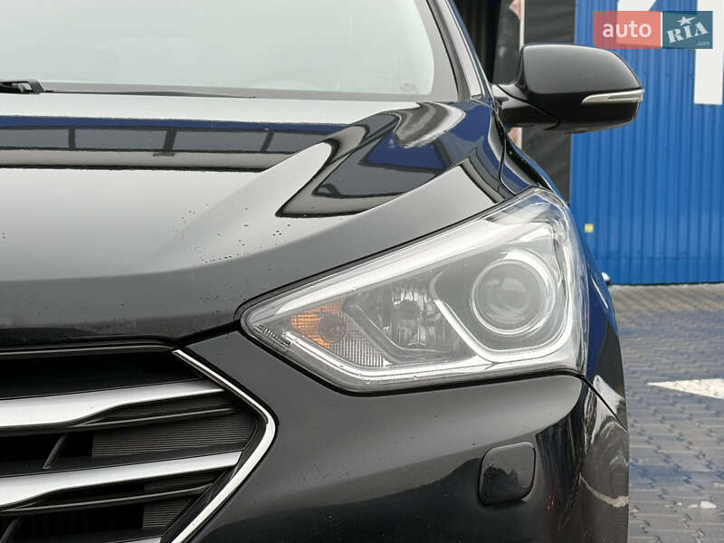 Внедорожник / Кроссовер Hyundai Santa FE 2016 в Ровно