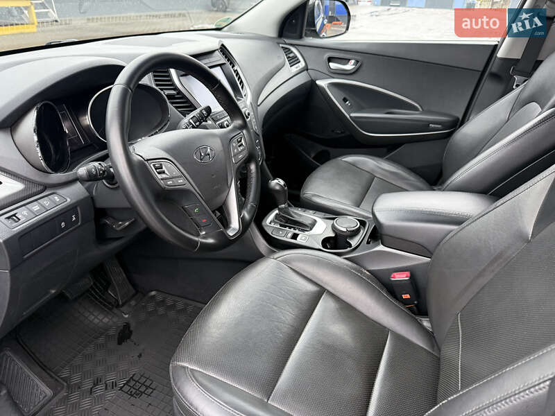 Внедорожник / Кроссовер Hyundai Santa FE 2016 в Ровно