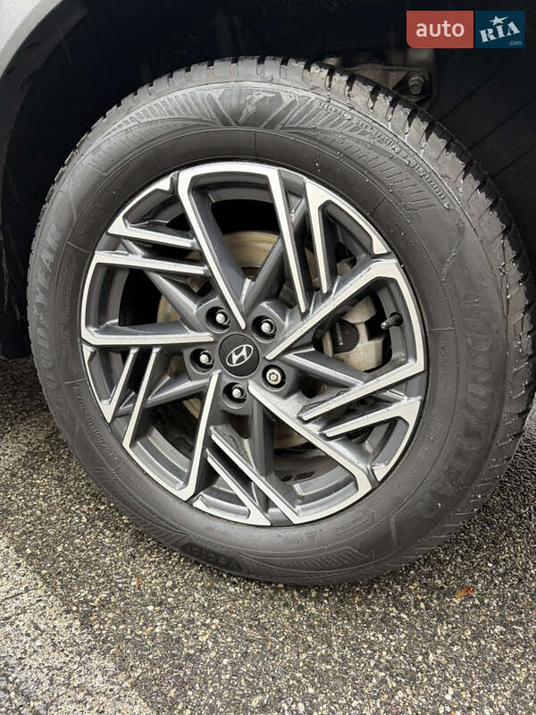 Внедорожник / Кроссовер Hyundai Santa FE 2021 в Киеве