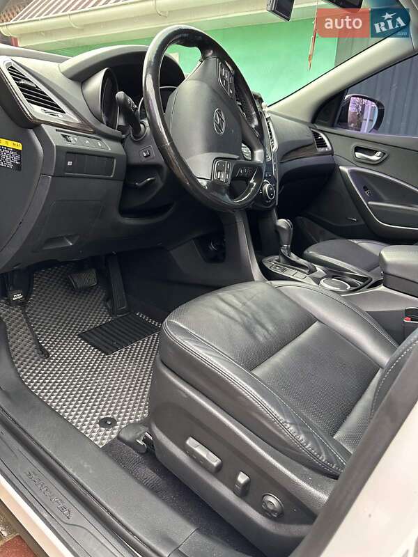 Внедорожник / Кроссовер Hyundai Santa FE 2012 в Глухове