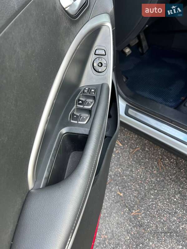 Внедорожник / Кроссовер Hyundai Santa FE 2014 в Полтаве