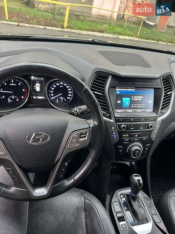 Внедорожник / Кроссовер Hyundai Santa FE 2015 в Черновцах
