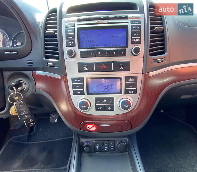 Внедорожник / Кроссовер Hyundai Santa FE 2009 в Ровно