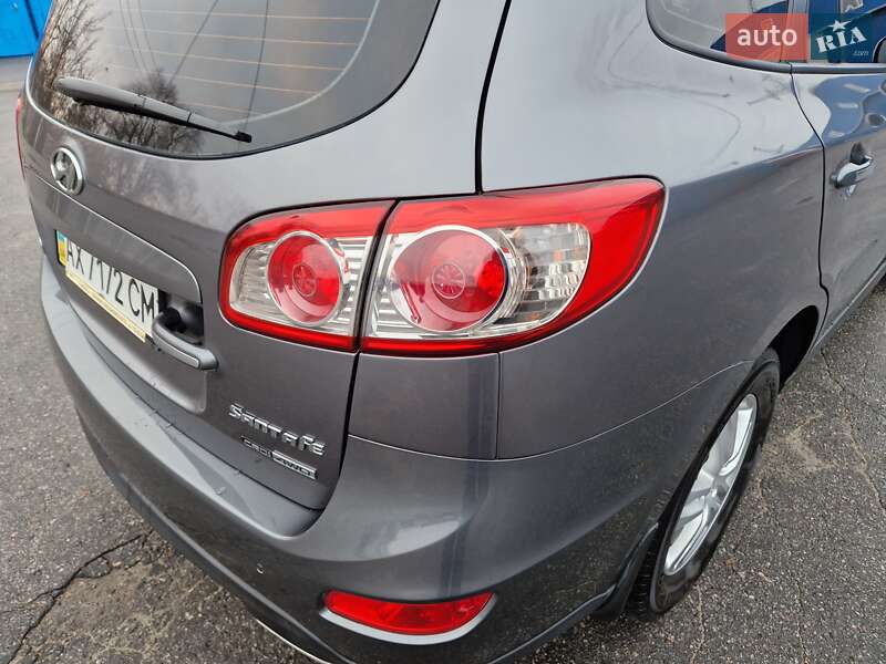 Внедорожник / Кроссовер Hyundai Santa FE 2011 в Харькове
