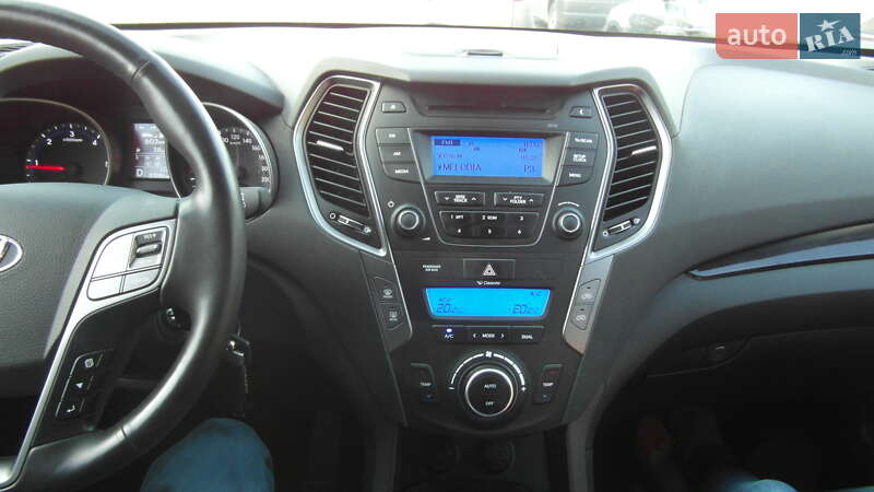 Внедорожник / Кроссовер Hyundai Santa FE 2012 в Киеве