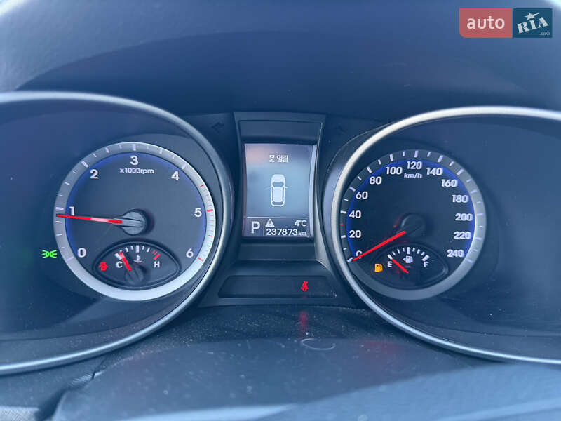 Внедорожник / Кроссовер Hyundai Santa FE 2012 в Ивано-Франковске