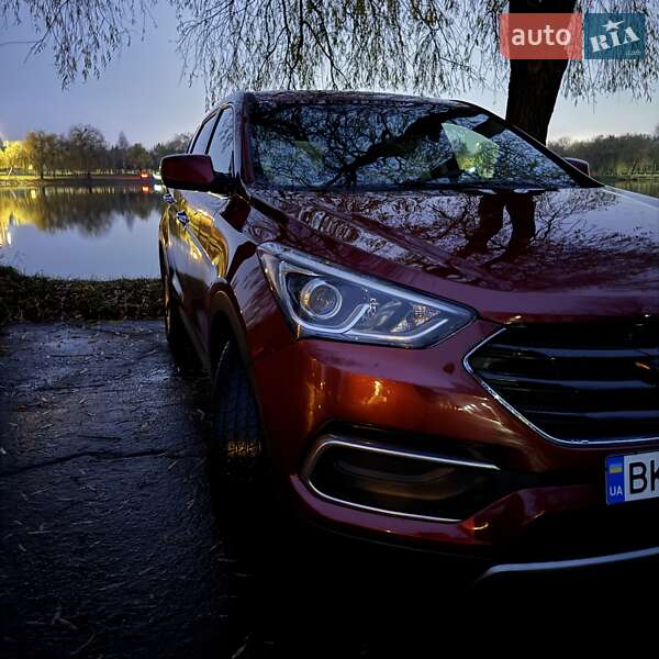 Внедорожник / Кроссовер Hyundai Santa FE 2016 в Ровно