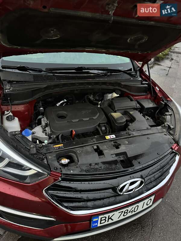 Внедорожник / Кроссовер Hyundai Santa FE 2016 в Ровно