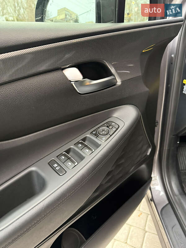 Внедорожник / Кроссовер Hyundai Santa FE 2018 в Днепре