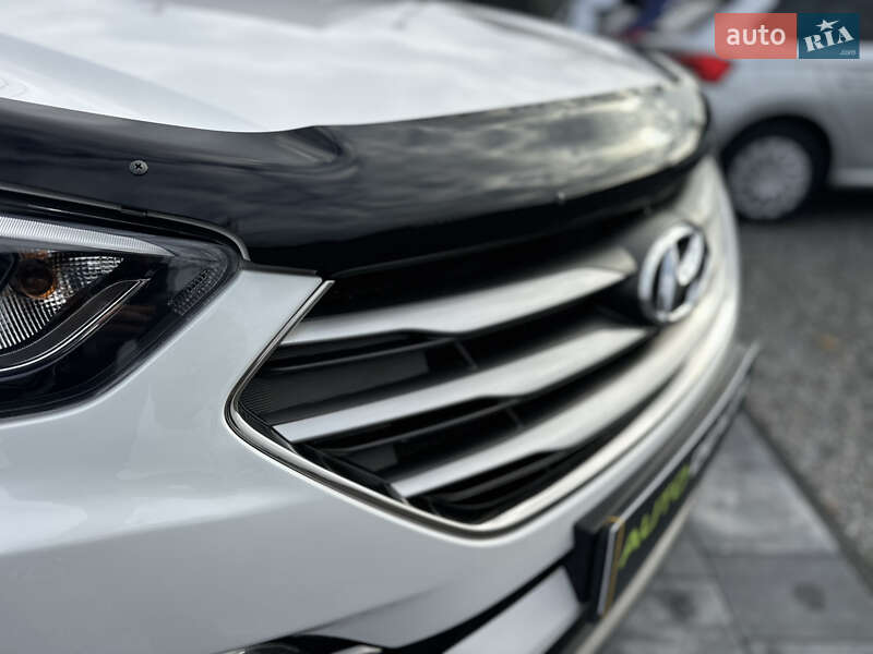 Внедорожник / Кроссовер Hyundai Santa FE 2017 в Виннице