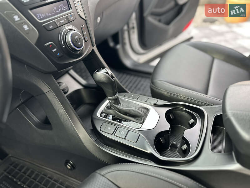 Внедорожник / Кроссовер Hyundai Santa FE 2017 в Виннице