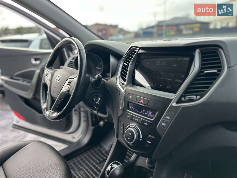 Внедорожник / Кроссовер Hyundai Santa FE 2017 в Виннице