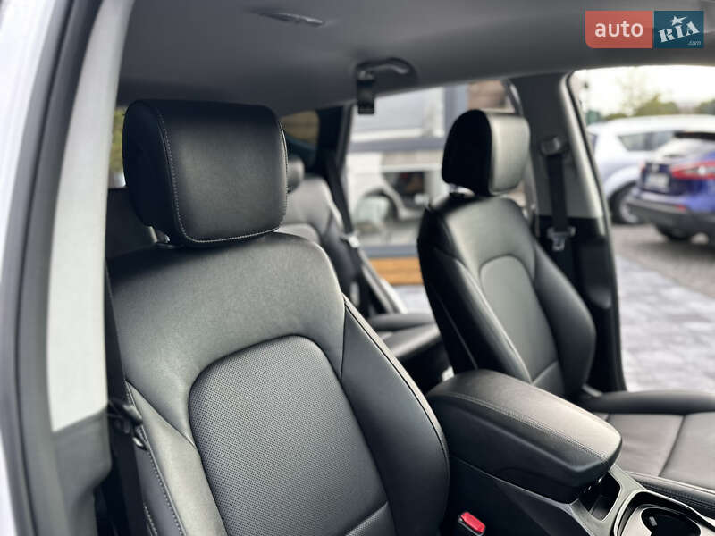 Внедорожник / Кроссовер Hyundai Santa FE 2017 в Виннице