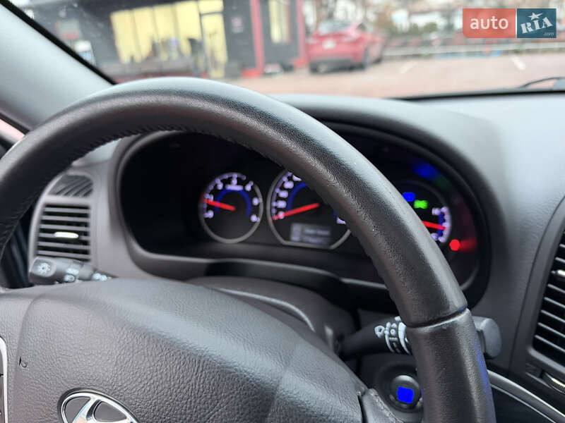 Внедорожник / Кроссовер Hyundai Santa FE 2010 в Ровно