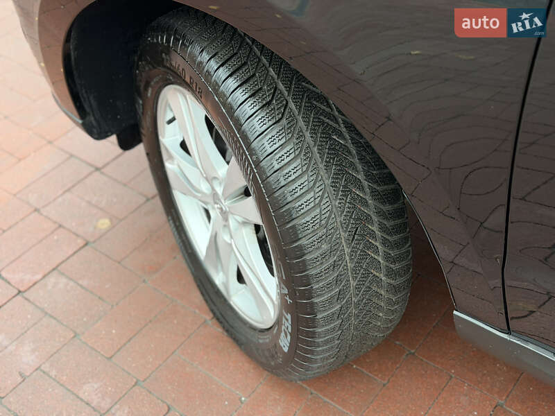 Внедорожник / Кроссовер Hyundai Santa FE 2010 в Ровно