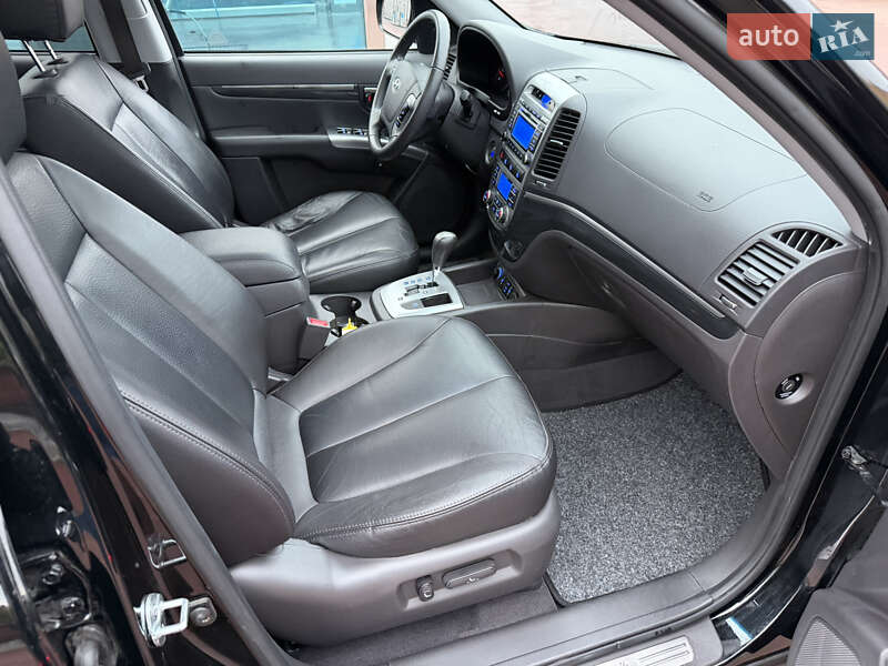 Внедорожник / Кроссовер Hyundai Santa FE 2010 в Ровно