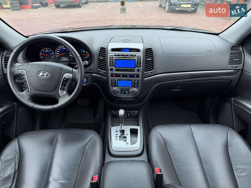 Внедорожник / Кроссовер Hyundai Santa FE 2010 в Ровно