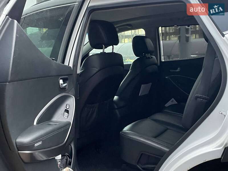 Позашляховик / Кросовер Hyundai Santa FE 2015 в Києві