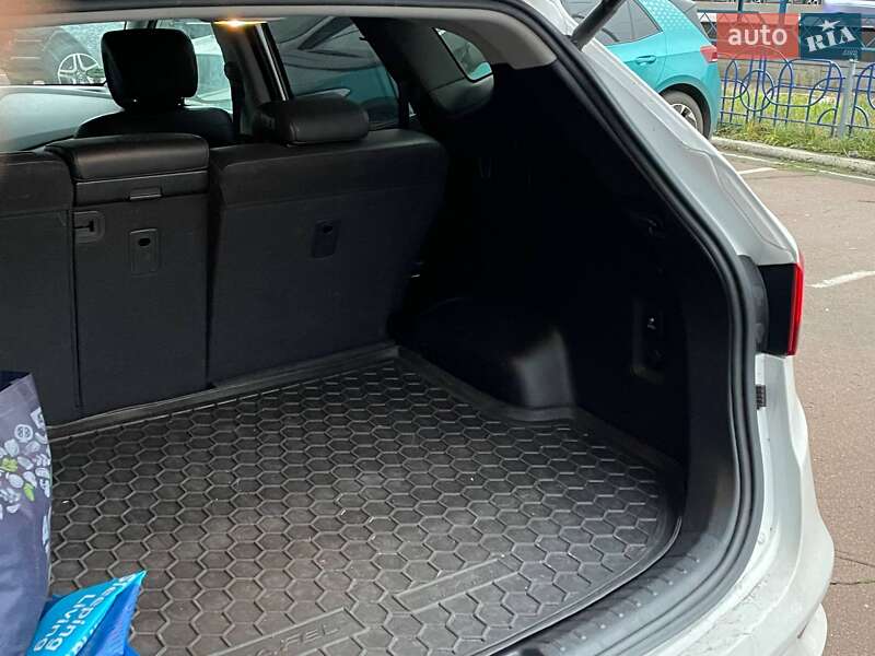 Позашляховик / Кросовер Hyundai Santa FE 2015 в Києві