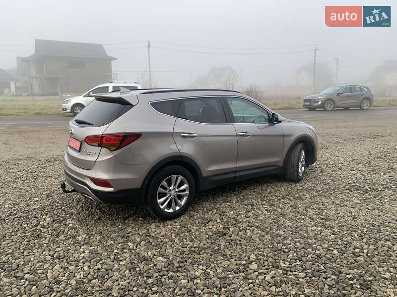 Внедорожник / Кроссовер Hyundai Santa FE 2016 в Черновцах
